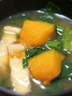 南瓜とちぢみほうれん草、薄揚げの味噌汁-レシピのメイン写真