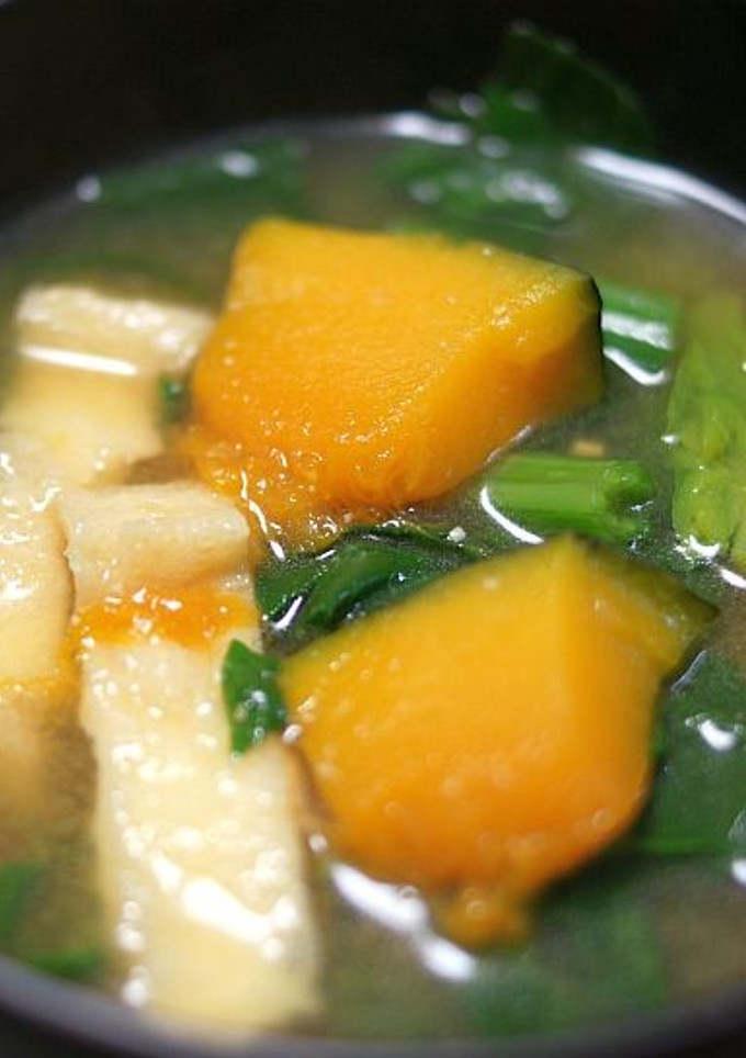 南瓜とちぢみほうれん草、薄揚げの味噌汁-レシピのメイン写真