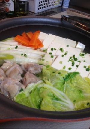 塩麹で絹ごしがネットリ湯豆腐に☆肉入り-レシピのメイン写真