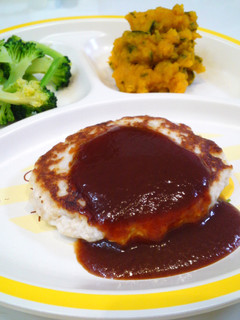ふわふわ!白い豆腐ハンバーグ-レシピのメイン写真