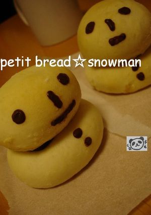 いつものパンをかわいく☆雪だるまさん-レシピのメイン写真