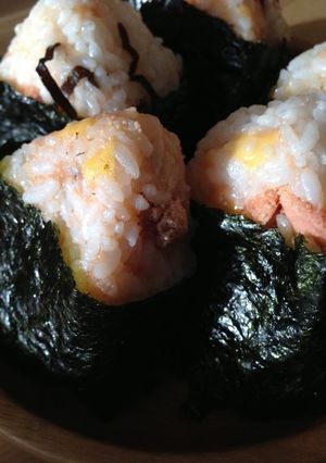 たらこチーズ塩昆布おにぎり♪-レシピのメイン写真