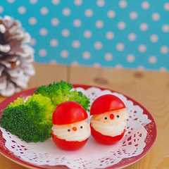 รูปของ トマトとマッシュポテトのサンタ＊キャラ弁