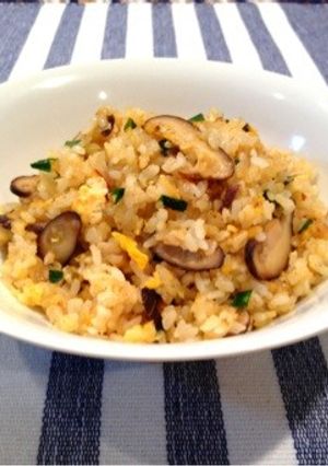 ニンニクしいたけ炒飯-レシピのメイン写真