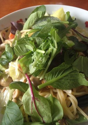 鮭ときのことベビーリーフの和風パスタ-レシピのメイン写真