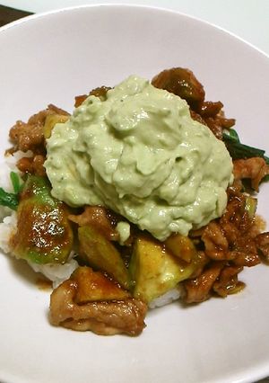 Ｗでうま～♡アボ豚丼のふわふわソースのせ-レシピのメイン写真