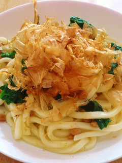 フライパン一つ☆柚子胡椒風味の納豆うどん-レシピのメイン写真