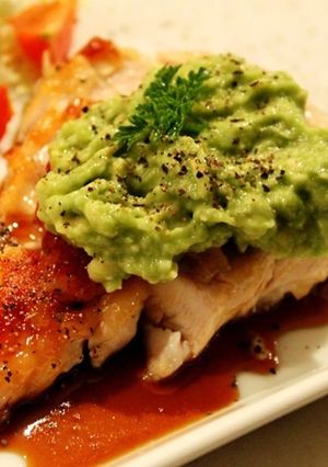チキンステーキ　アボカドソース添え-レシピのメイン写真