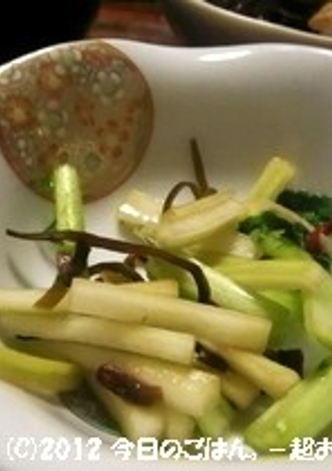 大根の皮と茎の超浅漬け　塩昆布で♪-レシピのメイン写真