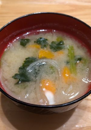 ハンバーグに合う♪野菜たっぷりお味噌汁-レシピのメイン写真
