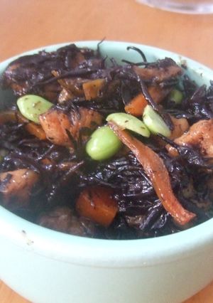 鶏肉入りDEまろやか～なひじき煮-レシピのメイン写真