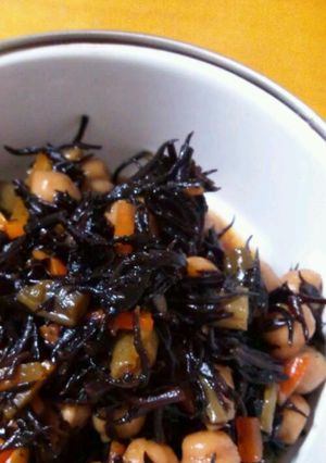 圧力鍋で♪ひよこ豆とひじきの煮物-レシピのメイン写真