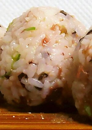 楽チン混ぜご飯! 梅しそおにぎり-レシピのメイン写真