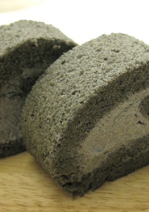 黒ごまのふわふわロールケーキ-レシピのメイン写真