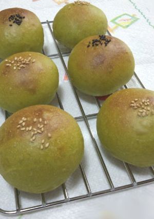 甘さ控えめ＊もちふわ＊抹茶パン-レシピのメイン写真