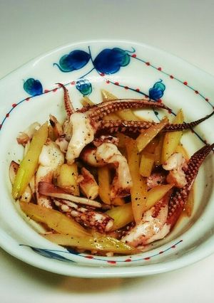 イカとセロリのガーリックバター炒め-レシピのメイン写真