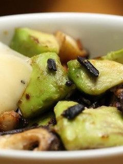 アボカドときのこの塩糀昆布炒め-レシピのメイン写真