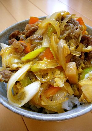 ランチ◎簡単♪牛こまと葱☆すき焼き風牛丼-レシピのメイン写真