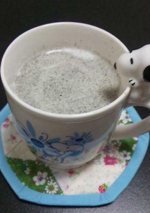 ハニーホットミルクwith黒ゴマ黒豆黄粉-レシピのメイン写真