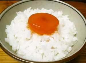 オレンジ鮮やか☆卵の黄身の醤油漬け-レシピのメイン写真