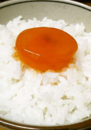 オレンジ鮮やか☆卵の黄身の醤油漬け-レシピのメイン写真