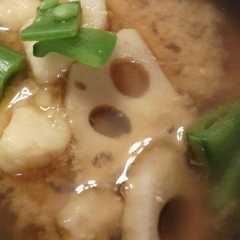 รูปของ 里芋と蓮根のお味噌汁