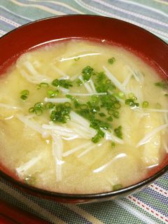 えのきと玉ねぎの味噌汁-レシピのメイン写真