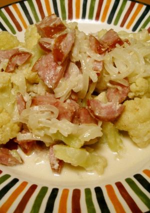 カリフラワーとソーセージのホットミルク煮-レシピのメイン写真