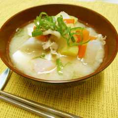 รูปของ 簡単具材たっぷり美味しい豚汁!