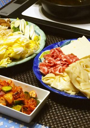 お手軽!たっぷり野菜うどん鍋-レシピのメイン写真