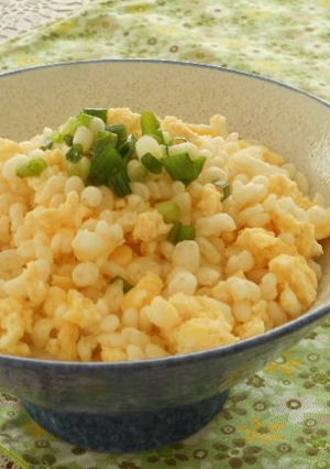 電子レンジDE簡単ミニ丼☆揚げ玉いり卵丼-レシピのメイン写真