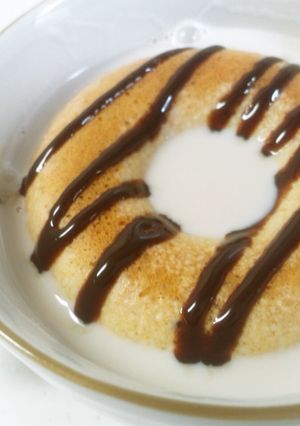 ホットミルクにドーナツのせ♪-レシピのメイン写真