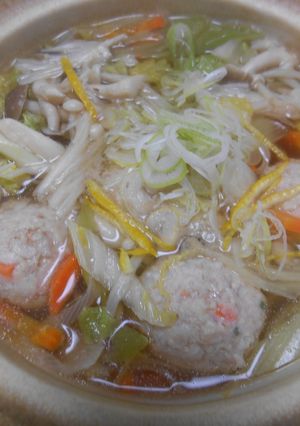 土鍋で具沢山・鶏肉団子スープ（おかず鍋）-レシピのメイン写真