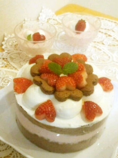 ココアスポンジの♪いちごムースケーキ-レシピのメイン写真