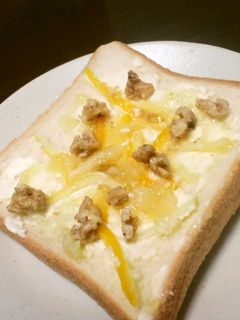 クリチ・胡桃・マーマレードのトースト-レシピのメイン写真