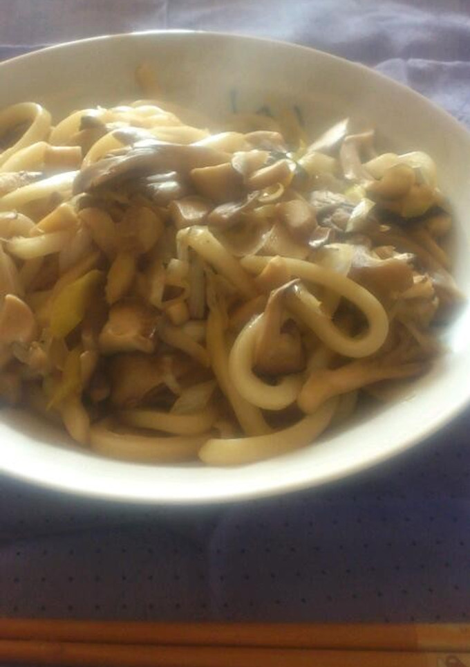 簡単！きのこのバター醤油焼きうどん-レシピのメイン写真