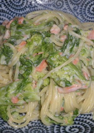 焼き鮭と菜花のクリームパスタ-レシピのメイン写真