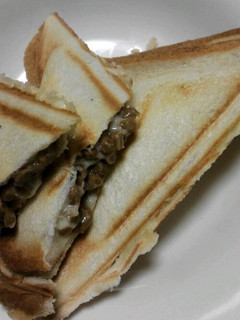 ネバトロ!? 納豆チーズトースト-レシピのメイン写真