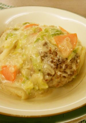 野菜いっぱい☆クリーム煮込みハンバーグ-レシピのメイン写真
