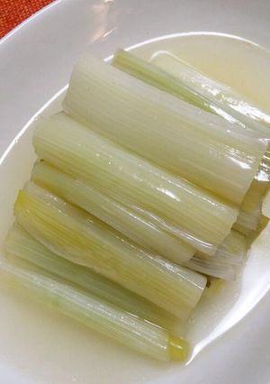 鶏ガラスープの素で白ネギのスープ煮-レシピのメイン写真
