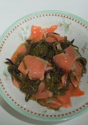 スモークサーモンとめかぶの甘酢和え-レシピのメイン写真