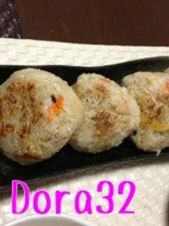 焼き炊き込み おにぎりチーズin-レシピのメイン写真
