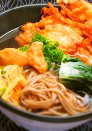 ♪年越しそば餅入りエビエビかきあげのせ♪-レシピのメイン写真