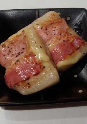 カリッとスパイシー☆ベーコン餅チーズ♪-レシピのメイン写真