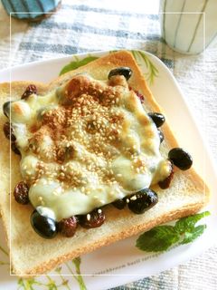 黒豆×ラムレーズンのチーズトースト-レシピのメイン写真