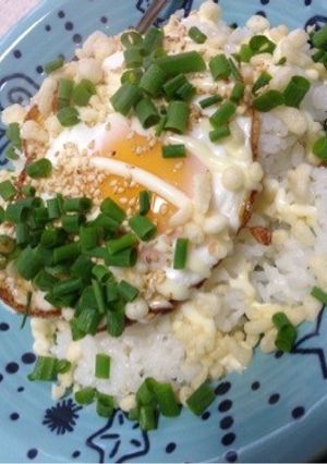 簡単だけど美味しい目玉焼き丼☆-レシピのメイン写真