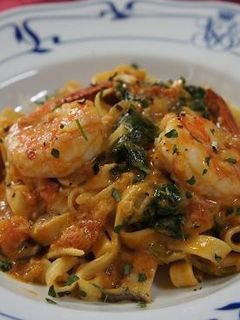 エビとほうれん草のトマトクリームパスタ-レシピのメイン写真