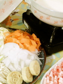 簡単♡我が家の豆乳鍋♪湯葉作りで一家団欒-レシピのメイン写真
