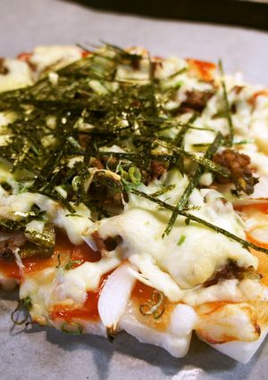 お餅ピザ☆お正月の残り物で-レシピのメイン写真