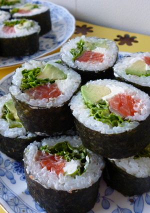 濃厚♪サーモンとクリームチーズ巻き寿司♪-レシピのメイン写真
